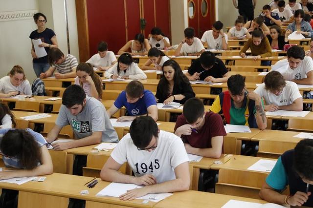 Alumnos realizando la ABAU