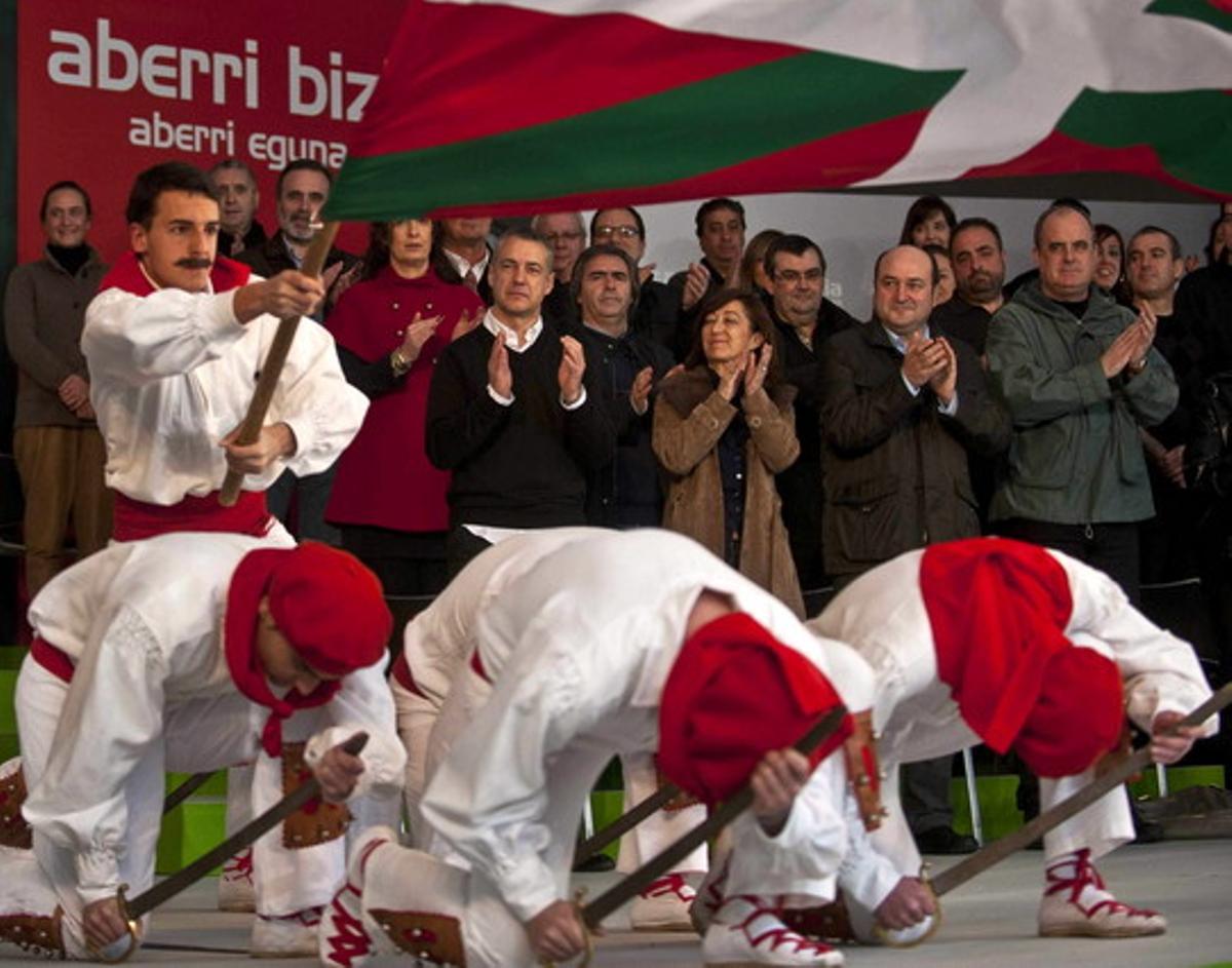 Iñigo Urkullu, president del PNB, durant la celebració de l’Aberri Eguna (Dia de la Pàtria basca) d’aquest any. Iñigo Urkullu, president del PNB, durant la celebració de l’Aberri Eguna (Dia de la Pàtria basca) d’aquest any.