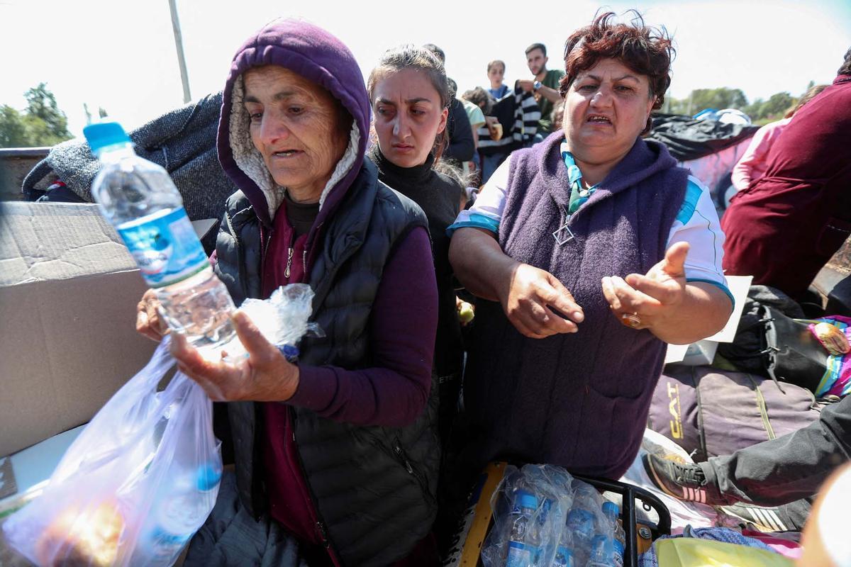 Los refugiados de Alto Karabaj llegan a Kornidzor