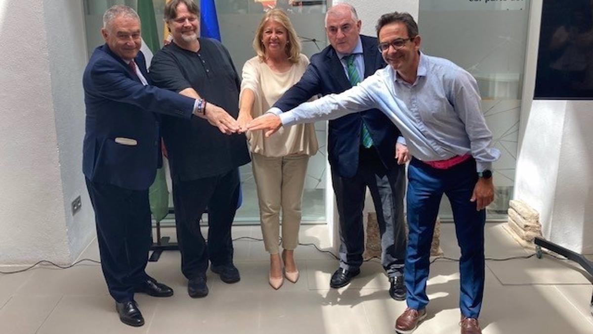 Organizadores del congreso, este lunes, en Marbella.