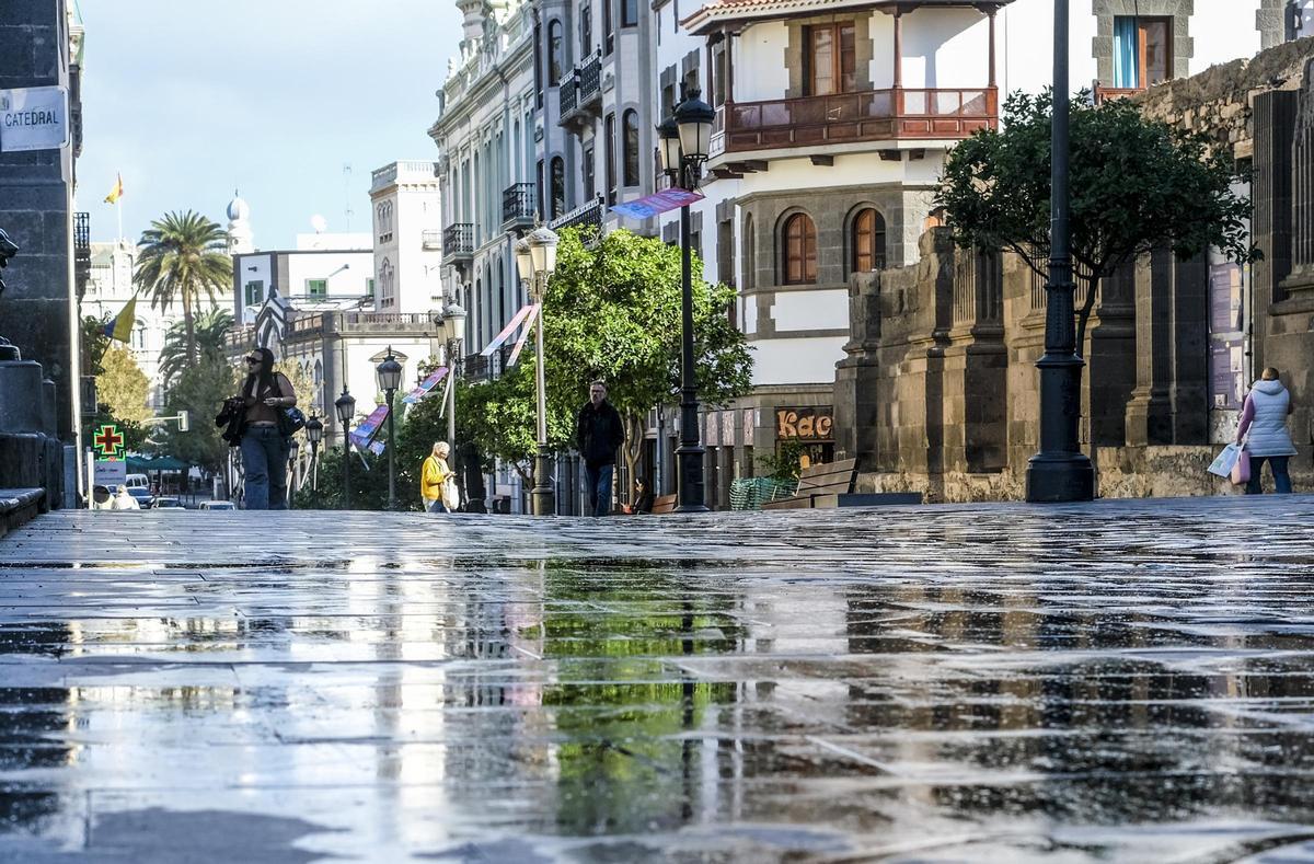 Las Palmas de Gran Canaria amanece con lluvia