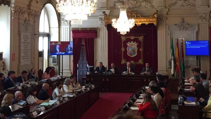 El Pleno del Ayuntamiento de Málaga ha aprobado por mayoría absoluta subir el sueldo de los concejales.