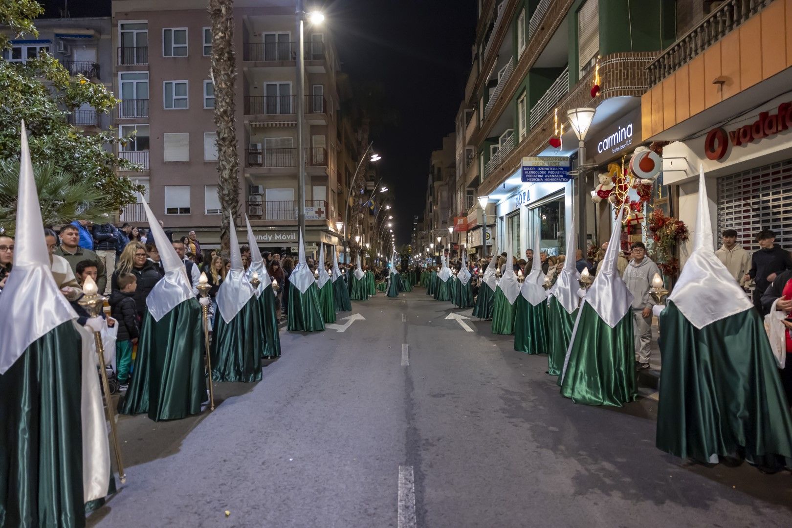 Aquí las imágenes de la Procesión de Lunes Santo en Torrevieja