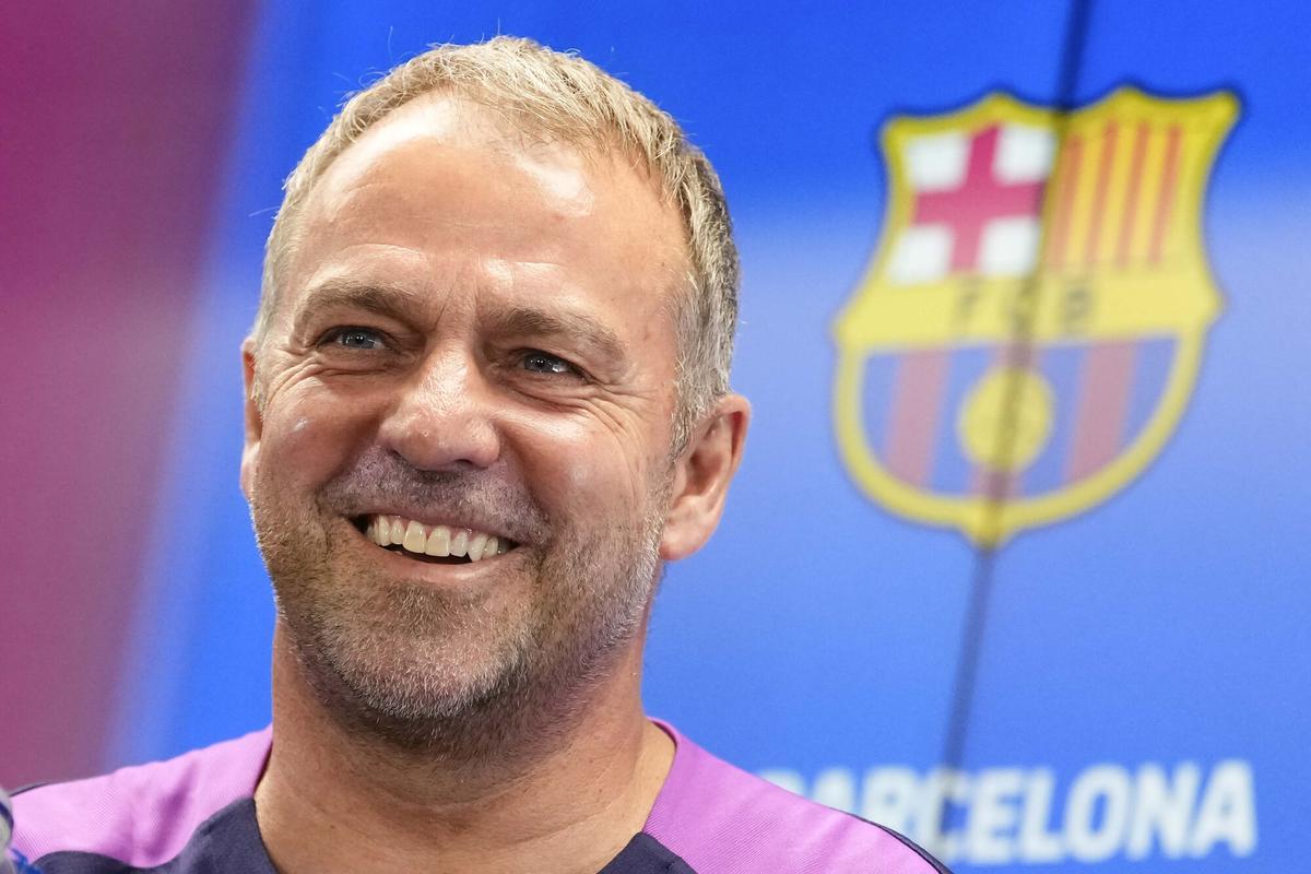 El entrenador del FC Barcelona, Hansi Flick, durante la rueda de prensa de este martes. EFE/Enric Fontcuberta.