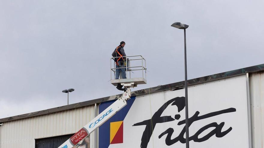 Reabren todos los comercios del polígono Eurocentro afectados por la borrasca en Ibiza: "No esperábamos volver a abrir tan pronto"