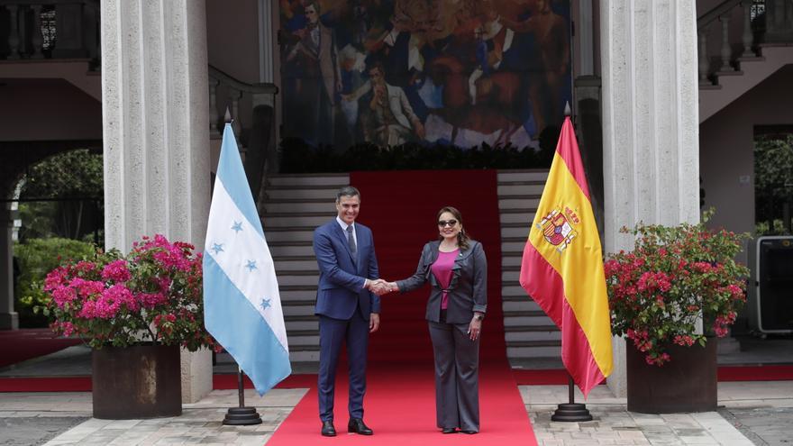 Pedro Sánchez termina su gira latinoamericana en Honduras