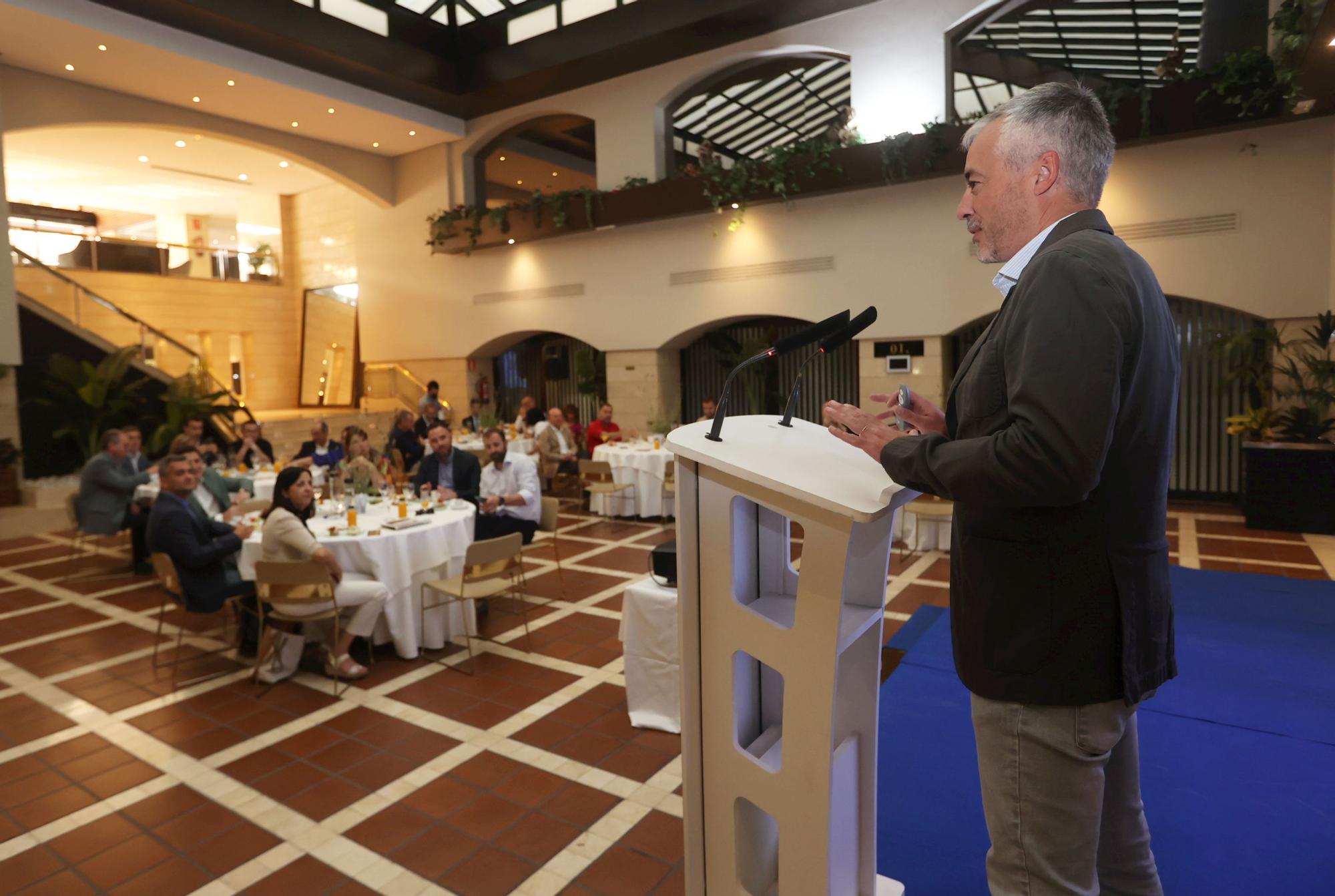 Imágenes | Ucrania, periodismo y tecnología en la guerra: desayuno de la Cátedra Ciutat de Castelló y Mediterráneo