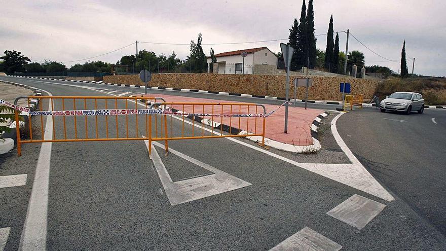 Uno de los accesos cortados en Benigànim.