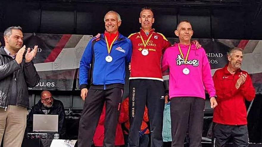 Roberto Peral se alza campeón en Máster C de Castilla y León de los 10 Km. en Ruta