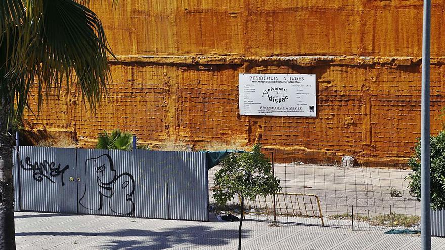 Solar en el que se proyectó la residencia de Adispac en la plaza de Sant Judes. | VICENT M. PASTOR
