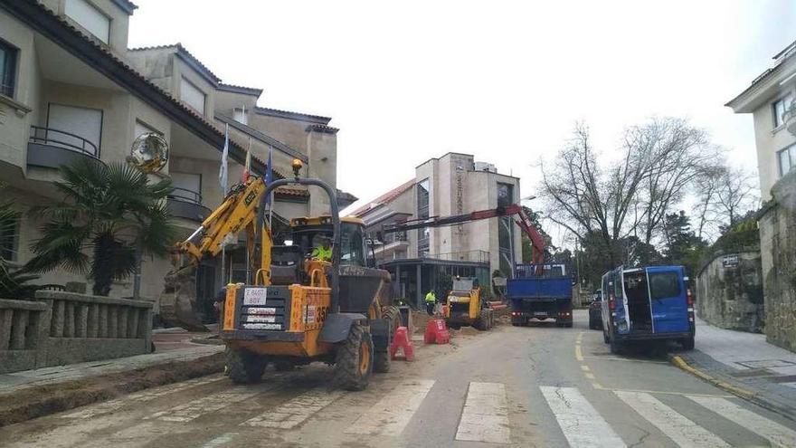 Obras de saneamiento. // FdV