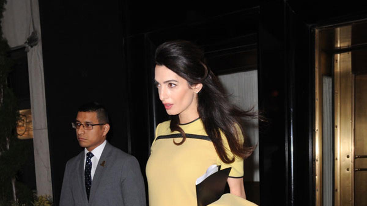 El look de Amal Clooney inspirado en Jackie Kennedy