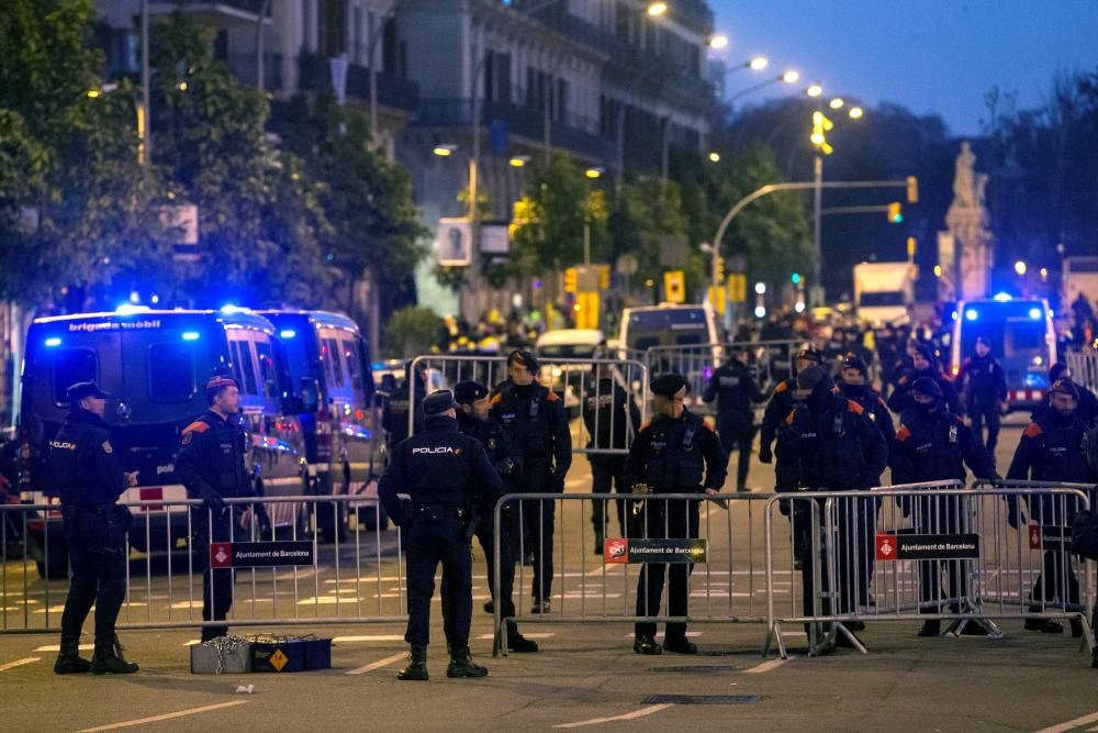 Talls i protestes a Bacelona per la reunió del 21D