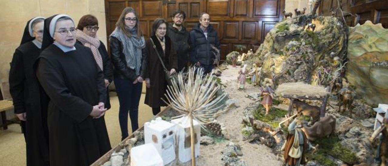 Las Pelayas montan el Belén: las monjas benedictinas abren al público su Nacimiento