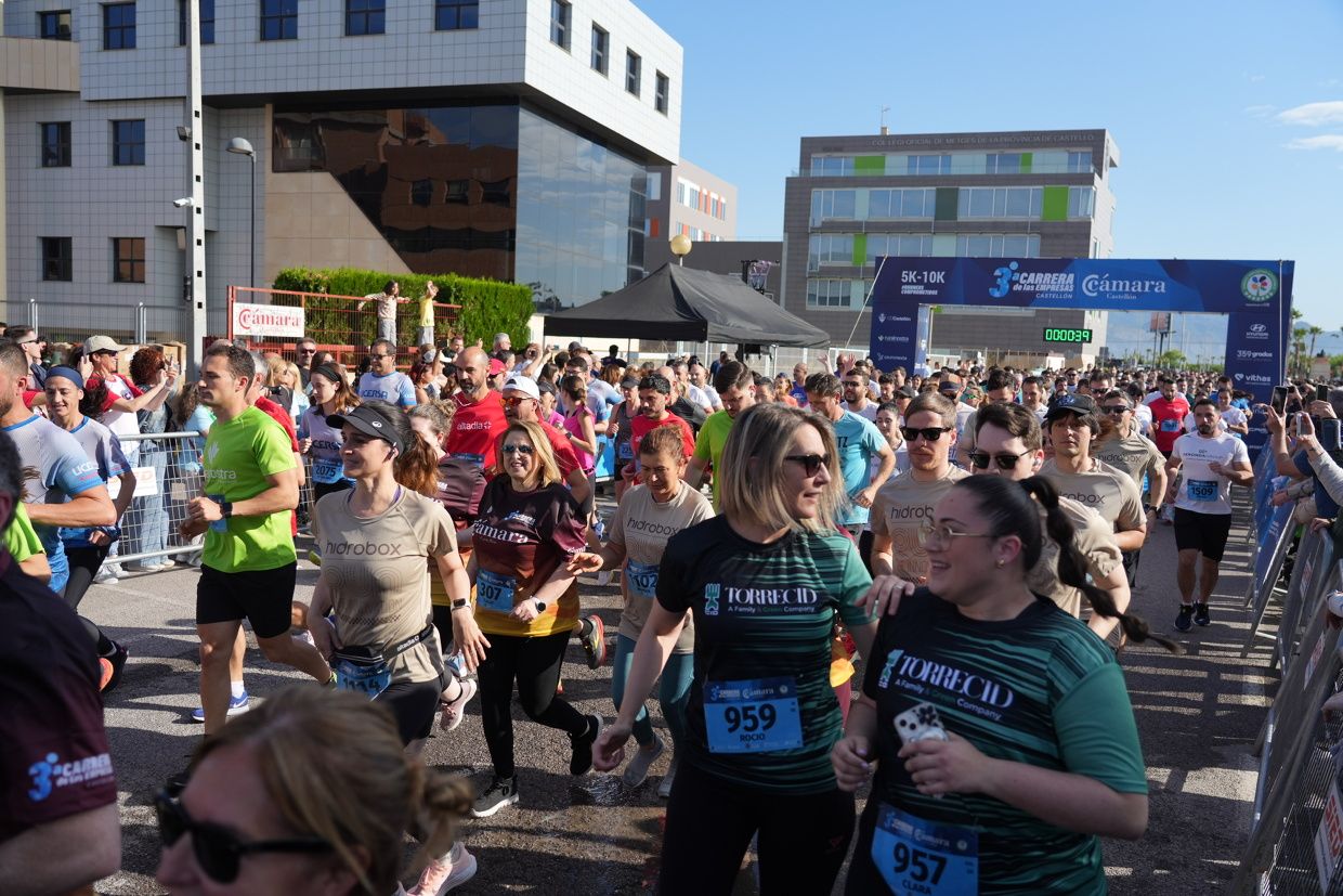 Búscate en las fotos de la Carrera de las Empresas en Castellón