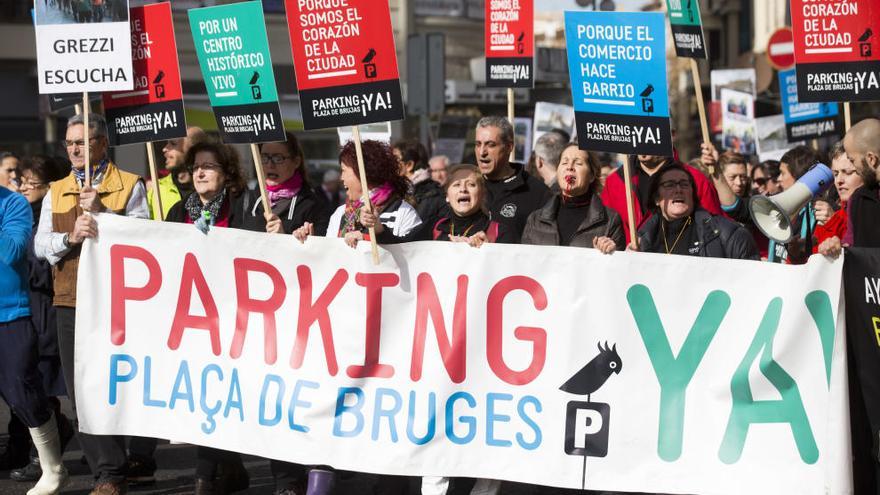 Manifestación de comerciantes del Mercado Central para pedir el parking.