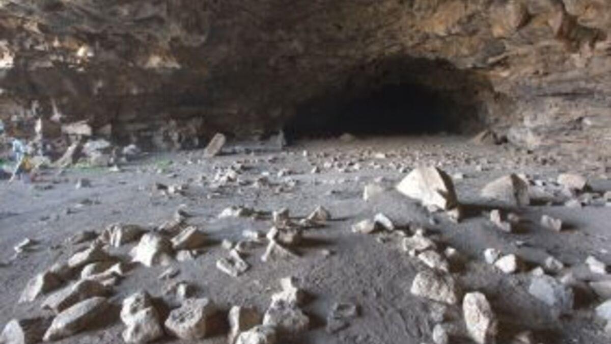 Entrada a la cueva de Umm Jirsan.