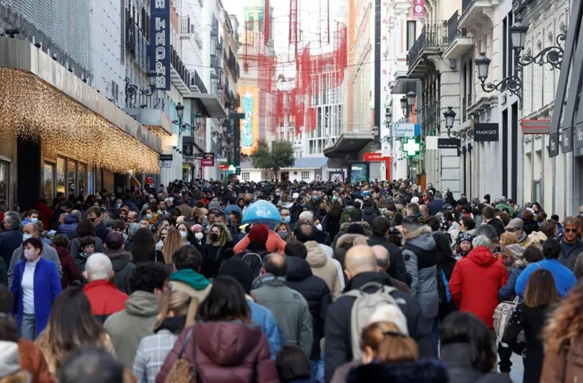 Gente en el centro de Madrid.