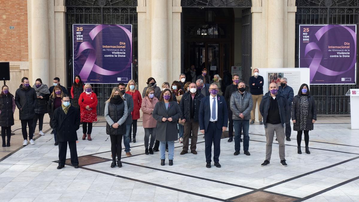 Lectura del manifiesto en la plaza de las Aulas