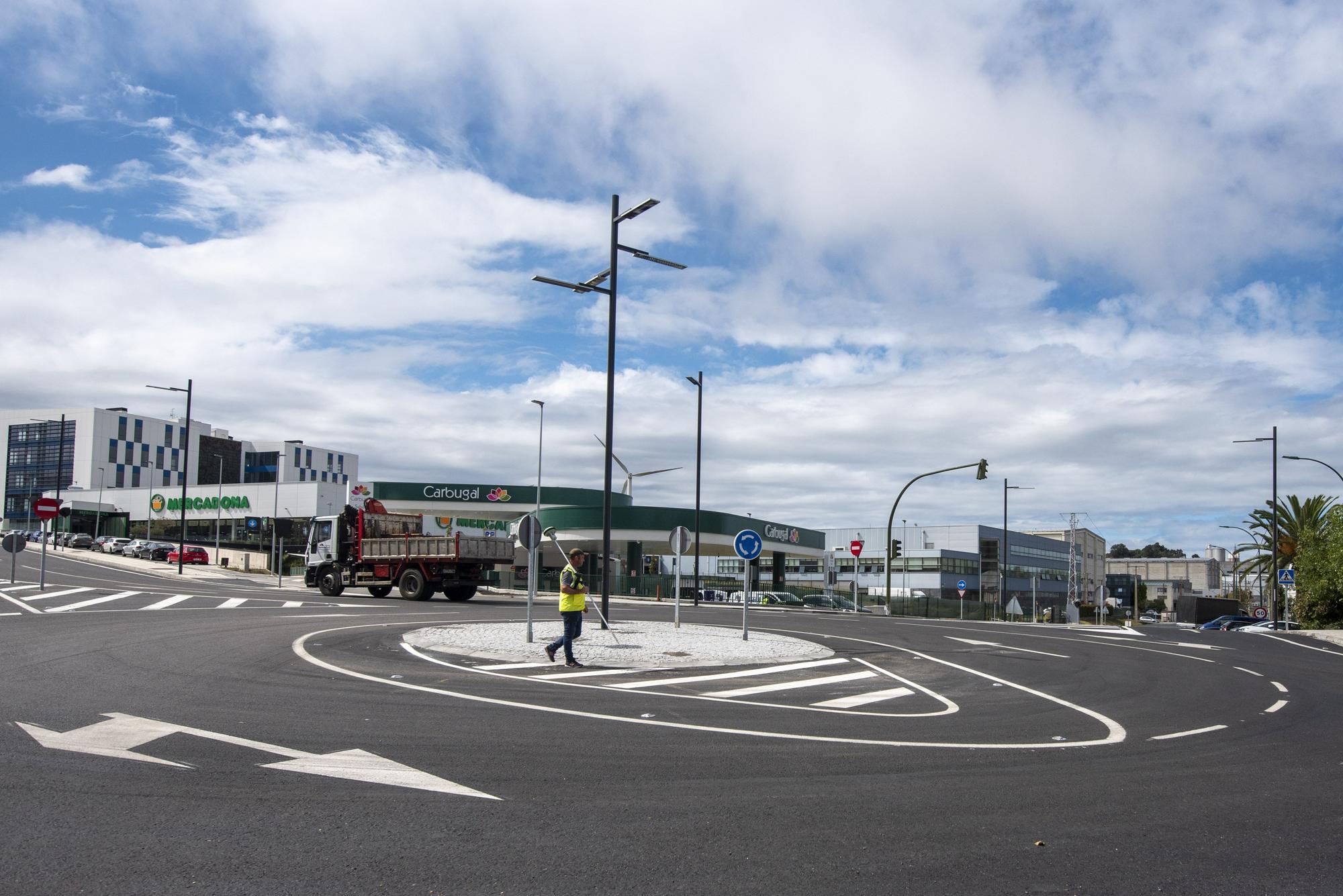 Así quedan en Sabón las dos turborrotondas en la nueva avenida de la Diputación