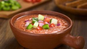 Cómo preparar gazpacho andaluz.