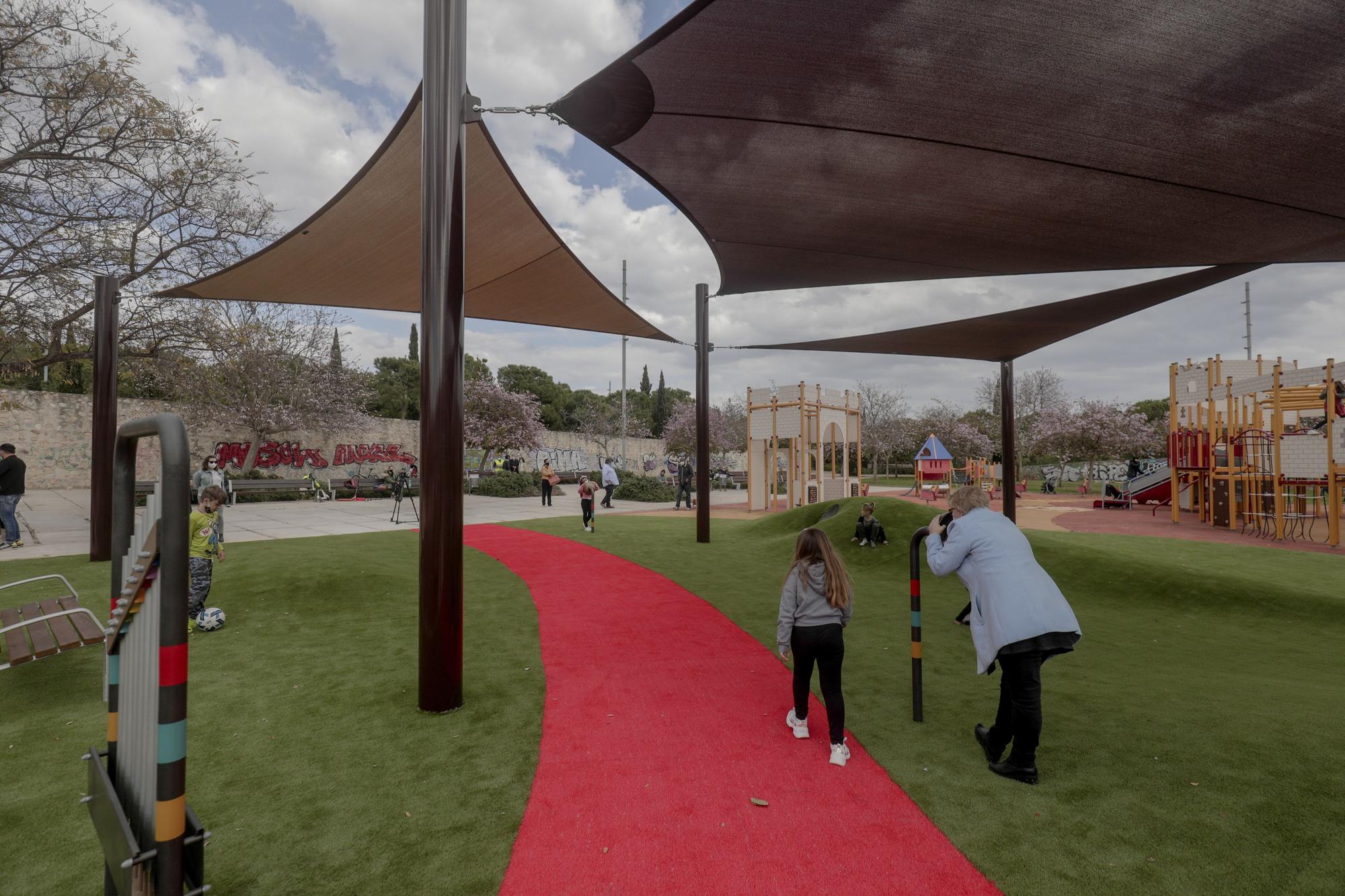 Palma inaugura su primer parque inclusivo en sa Riera