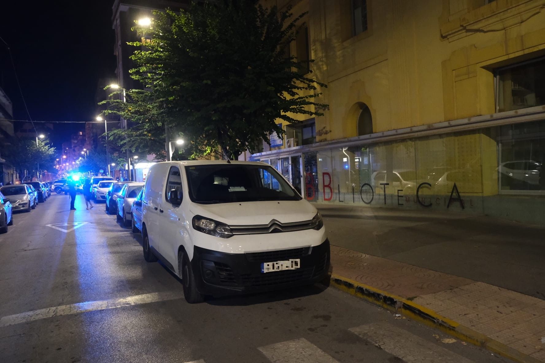 Vecinos desalojados y gran operativo policial en Elda por una granada de juguete