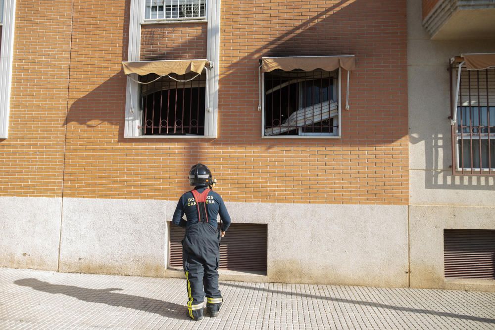 Incendio en la urbanización Meiterráneo de Cartagena