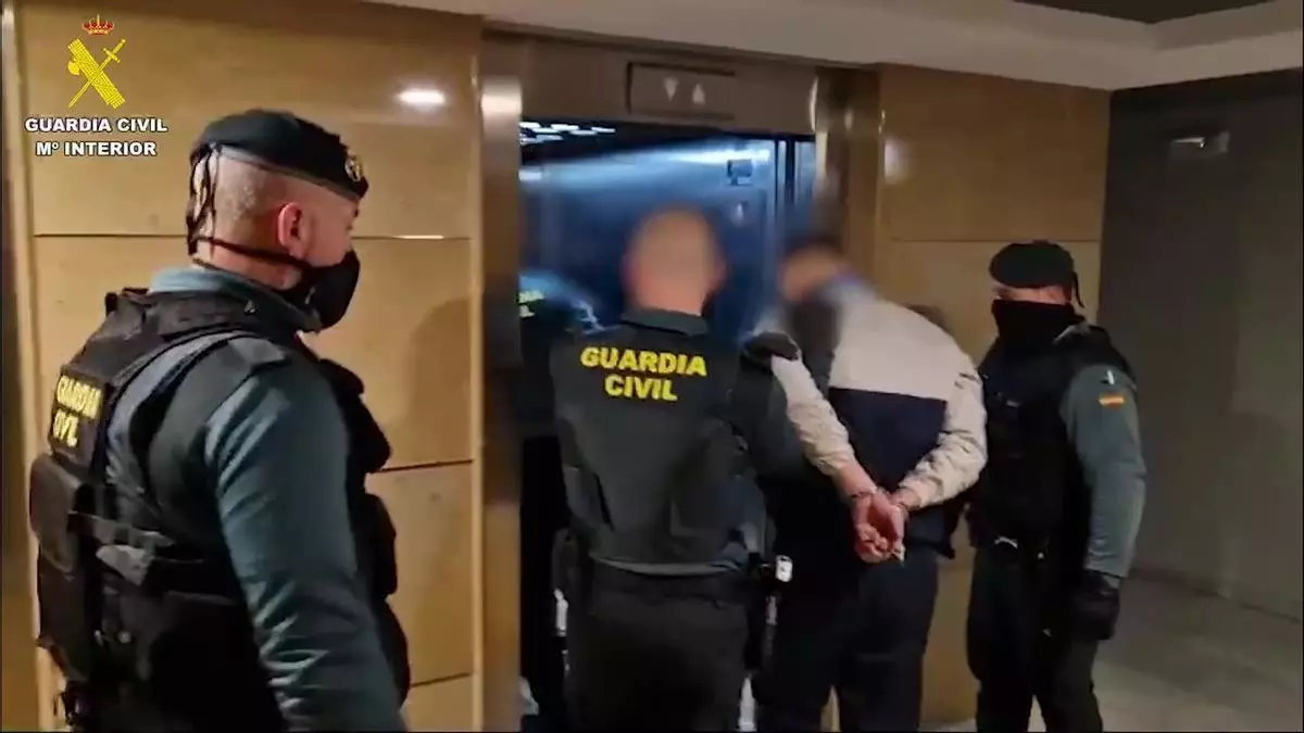 Dos detenidos por extorsionar a un putero virtual en la Safor