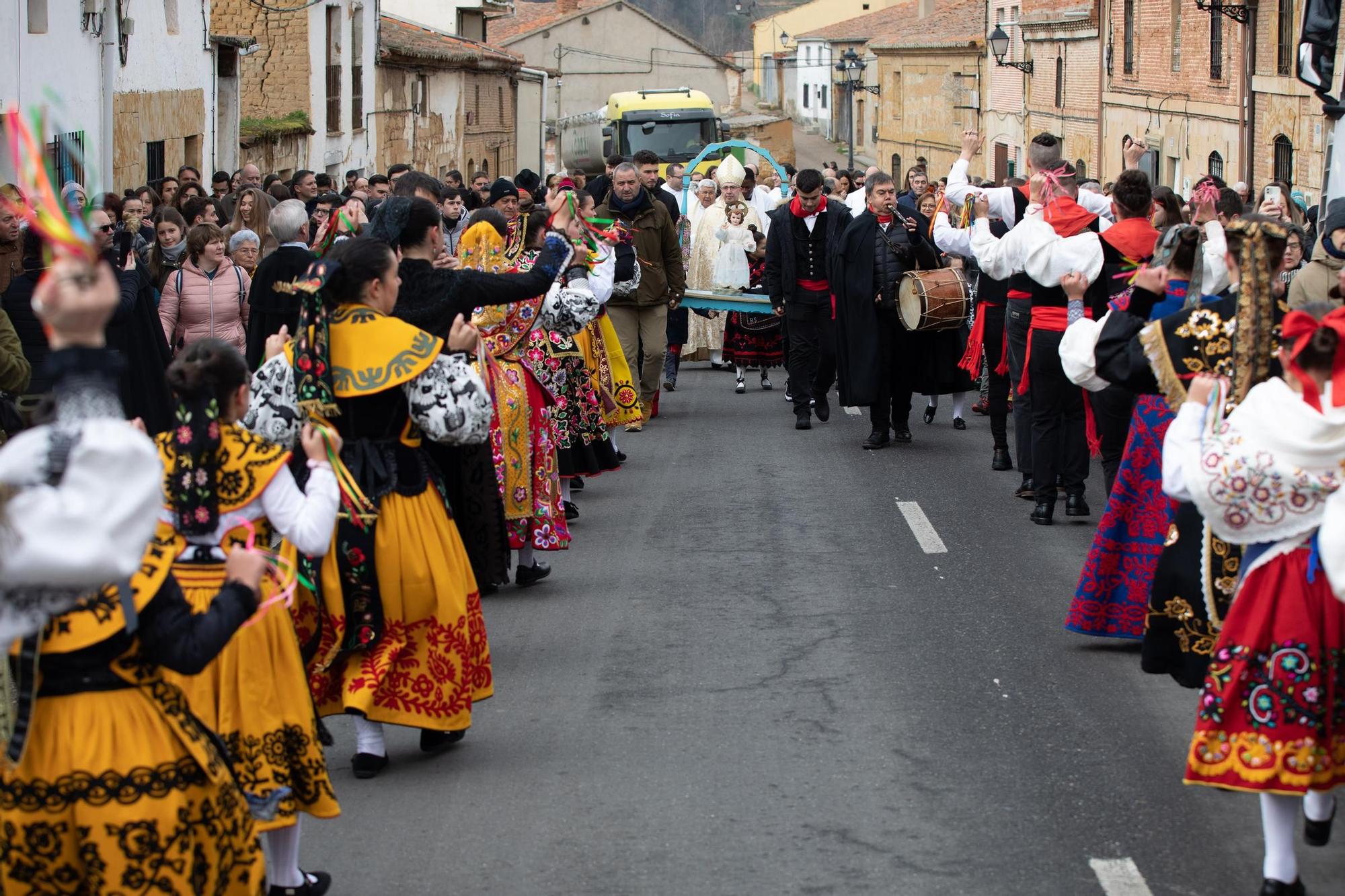 GALERÍA | Venialbo vibra con el Baile del Niño