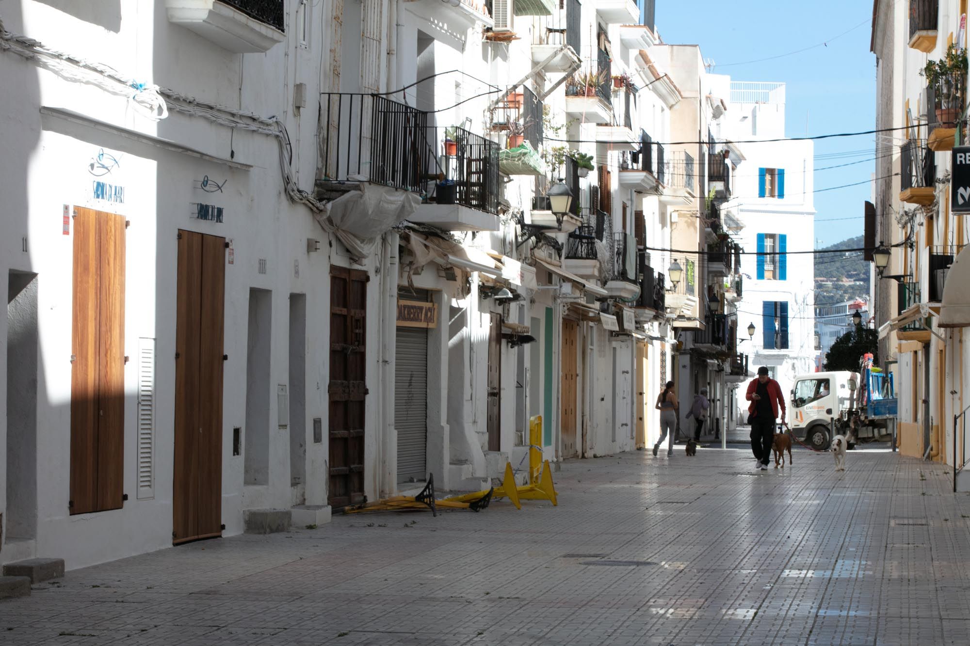 Los negocios de Ibiza se preparan para el inicio de la temporada en Semana Santa