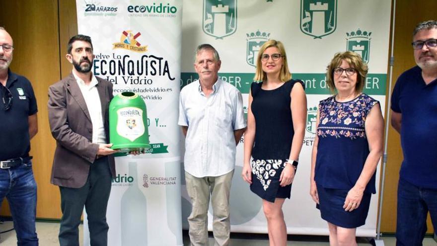 La entrega del premio &quot;La Reconquista del Vidrio&quot; en Petrer