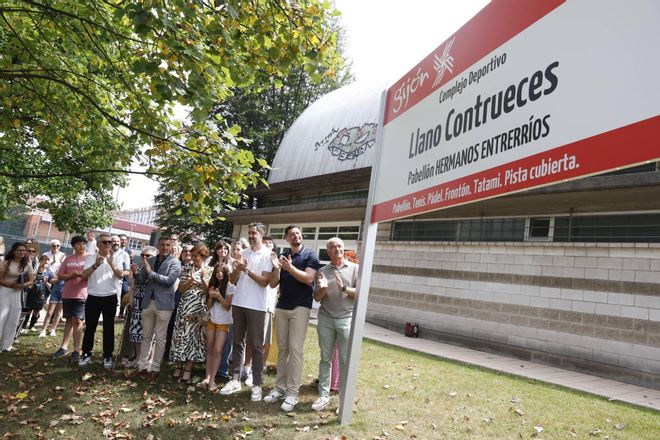 Nombramiento del pabellón de El Llano-Contrueces, en Gijón, como "Hermanos Entrerríos", en imágenes