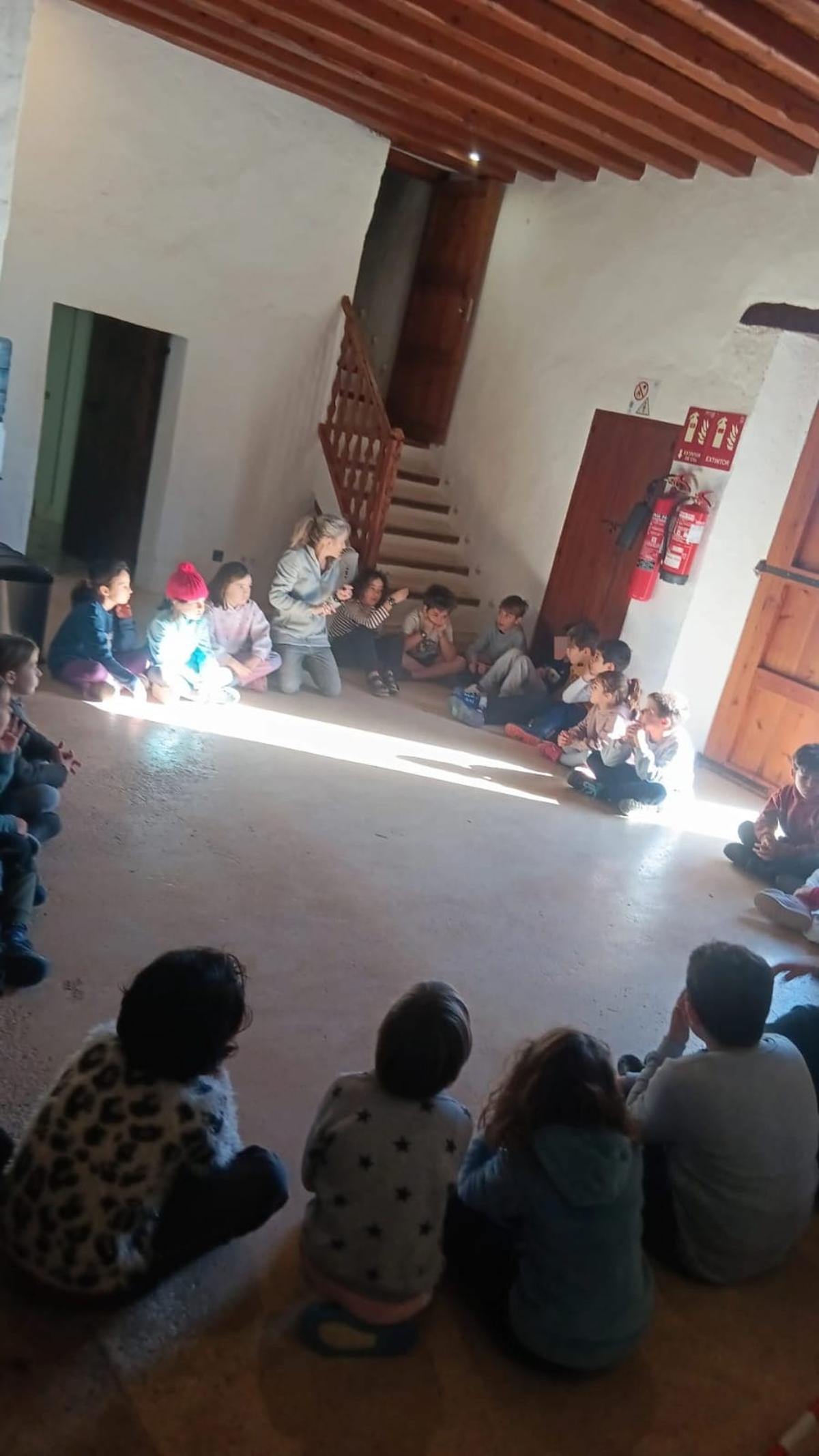 Estas son las imágenes del campamento de arqueología en Can Tomeu, programación Natura