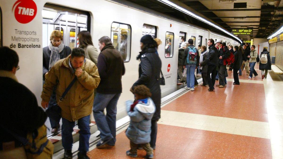 Andén de Metro de Barcelona en una imagen de archivo.