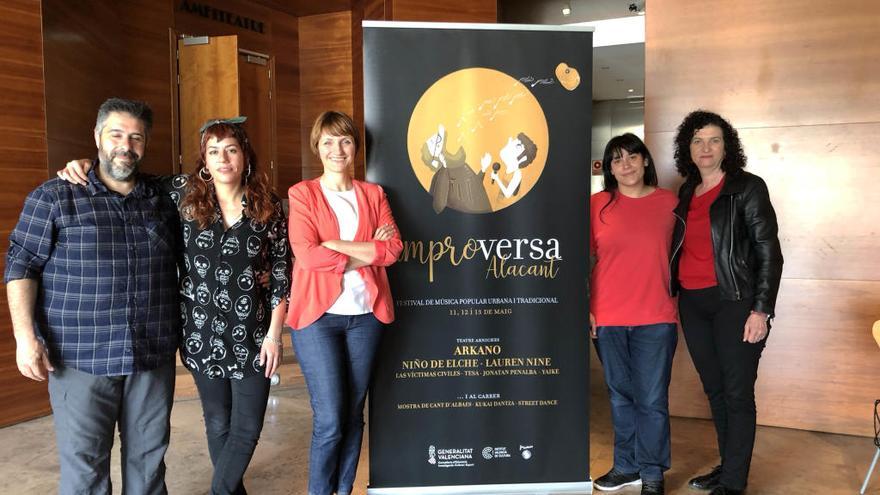 Iván Quesada, Tesa, Marga Landete, Yaike y Alicia Garijo, durante la presentación.