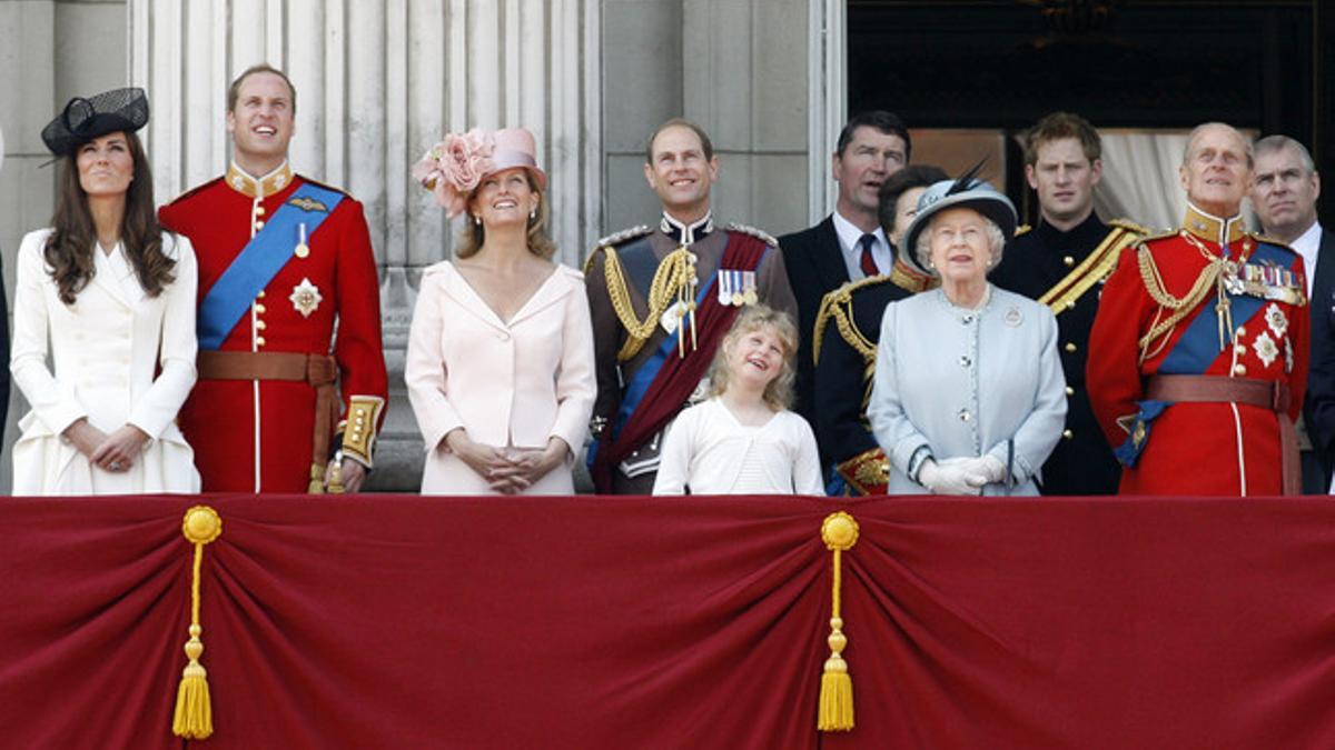 La familia real británica en el balcón del Buckingham Palace