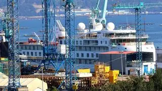 Un crucero de aventuras arriba a Vigo para una reparación