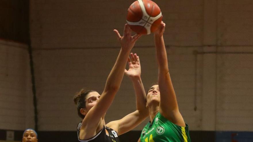 Las vilagarcianas ganaron el grupo de Liga Femenina-2. |  // I. ABELLA