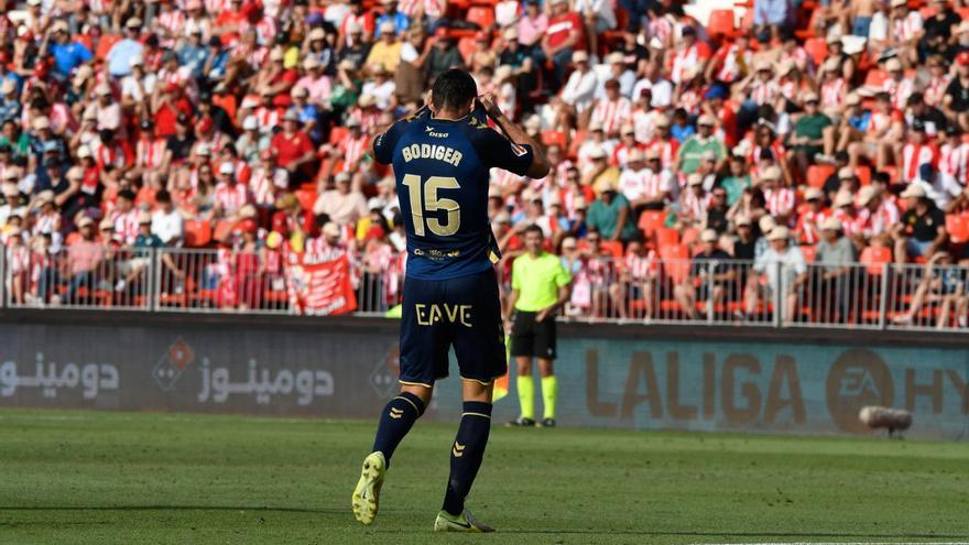 Yann Bodiger se lamenta durante el duelo frente al Almería.