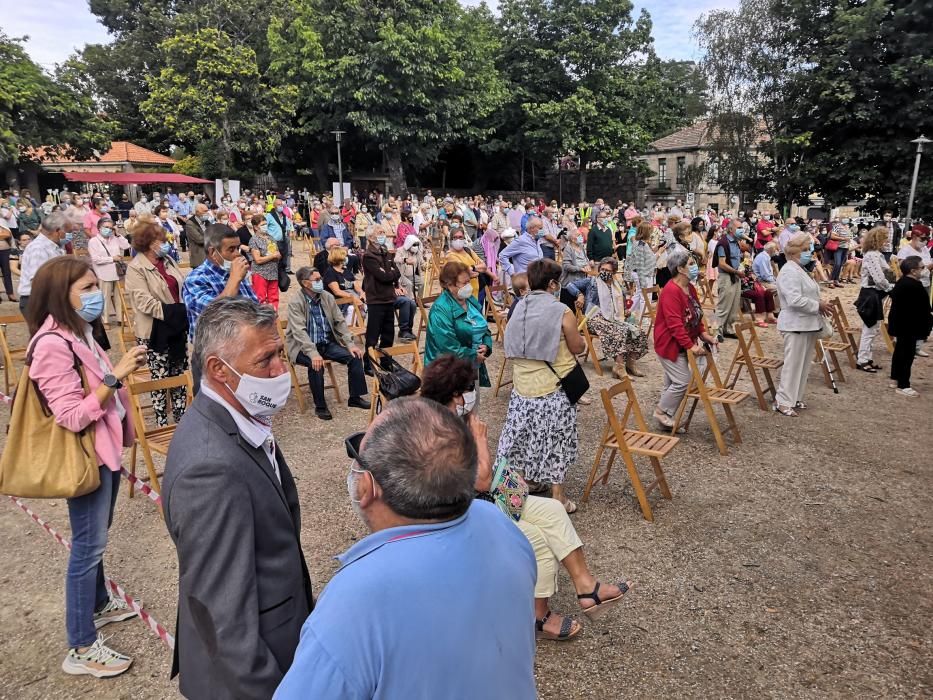 La romería de San Roque en Vigo se ha visto alterada por la normativa de seguridad derivada de la pandemia del coronavirus.