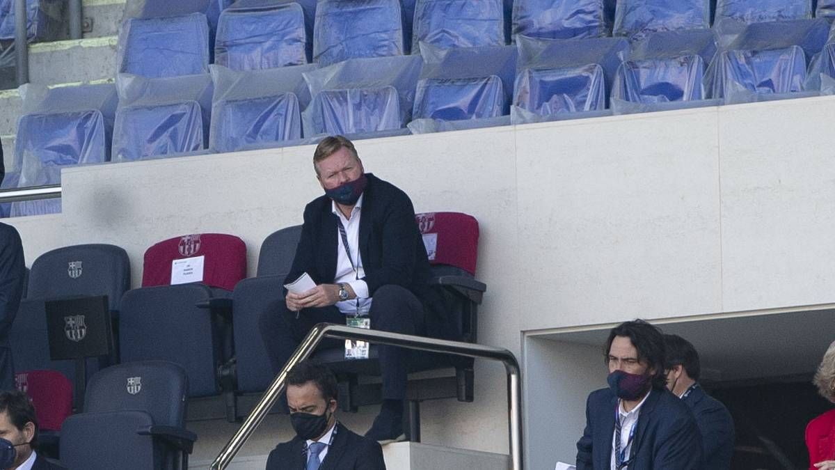 Koeman, en una imagen de archivo en el palco