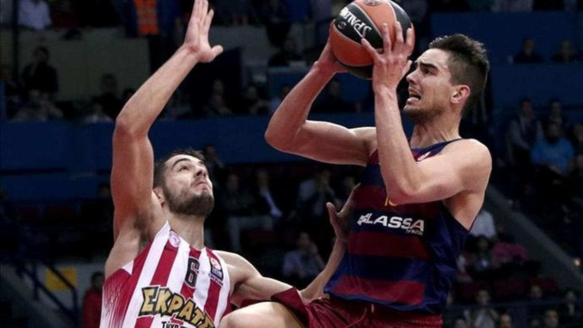 Un Barça cansado se atascó ante la agresiva defensa del Olympiacos