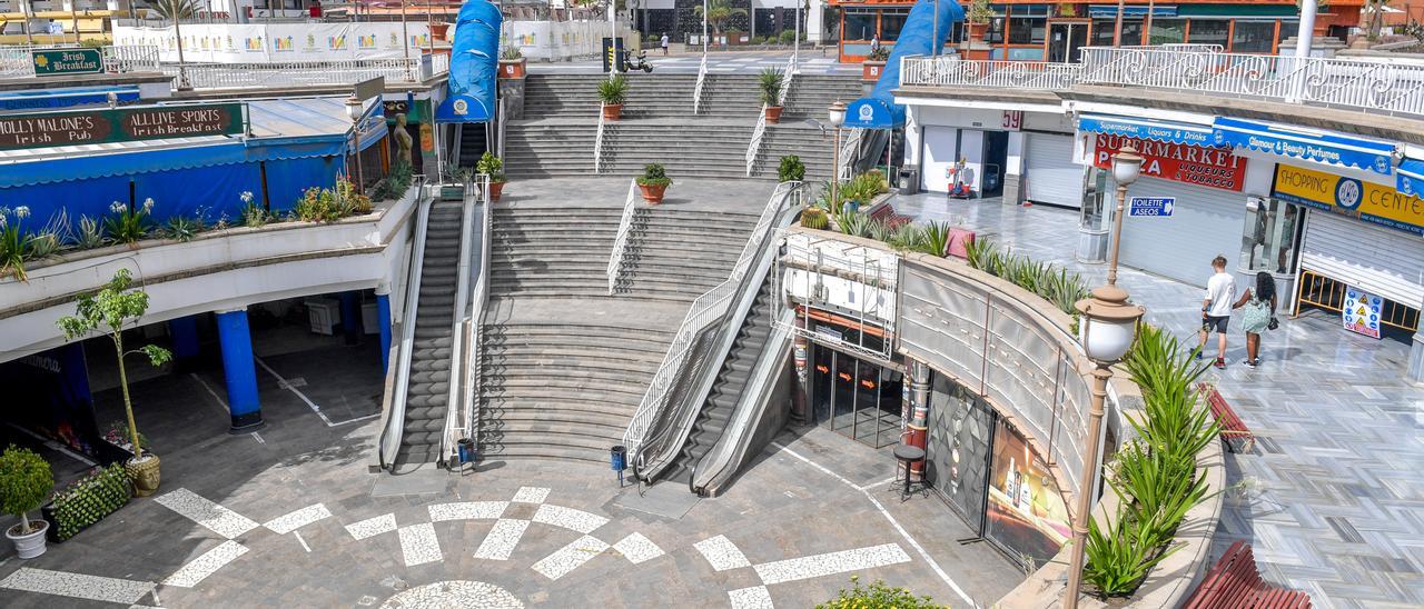 Estado de abandono del Centro Comercial Metro, en el sur de Gran Canaria