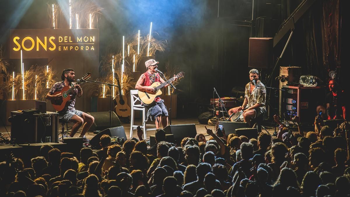 L'actuació de Manu Chao que va obrir el festival Sons del Món dissabte.
