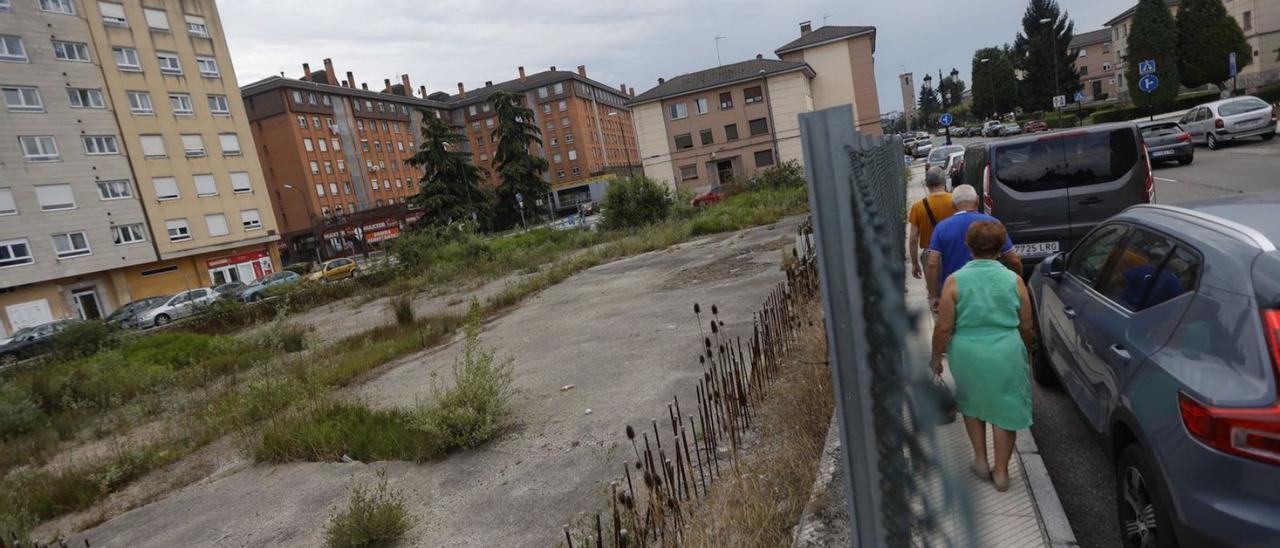 Vista general de la parcela del fallido centro tecnológico de Ventanielles. | Miki López