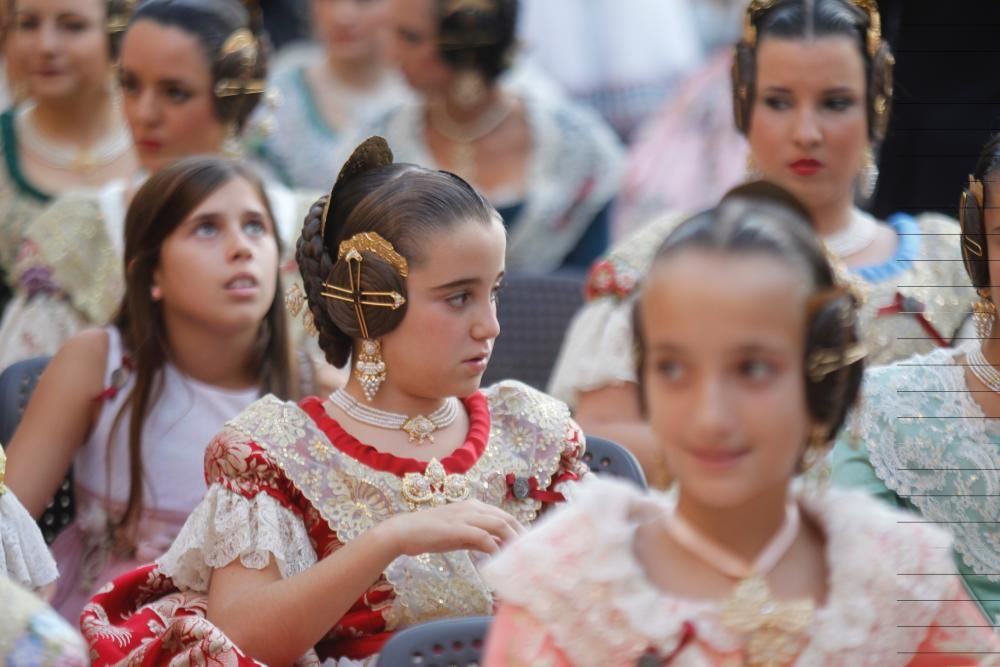 Entrega de los certificados de tejido de seda valenciana