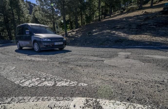 25/01/2018 CUMBRE GRAN CANARIA. Mal estado de las carreteras en la zona de medianías y cumbre de Gran Canaria. Carretera Cruce de Fontanales Valleseco, Artenara. FOTO: J. PÉREZ CURBELO