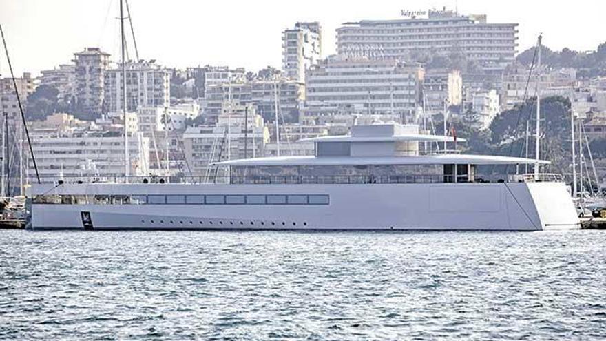 El ´Venus´ de Steve Jobs, ayer, en el Club de Mar.