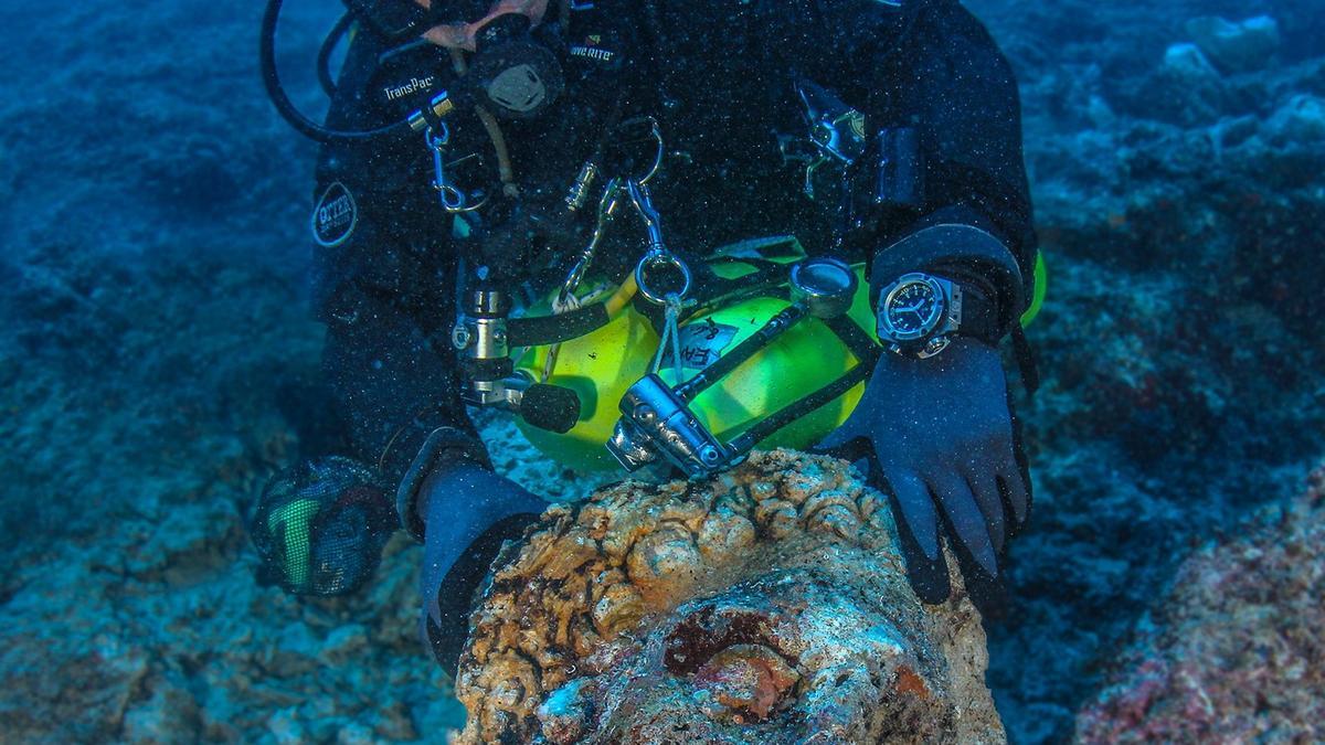 La cabeza de la estatua de Hércules, más grande de lo normal, recuperada del fondo del mar.